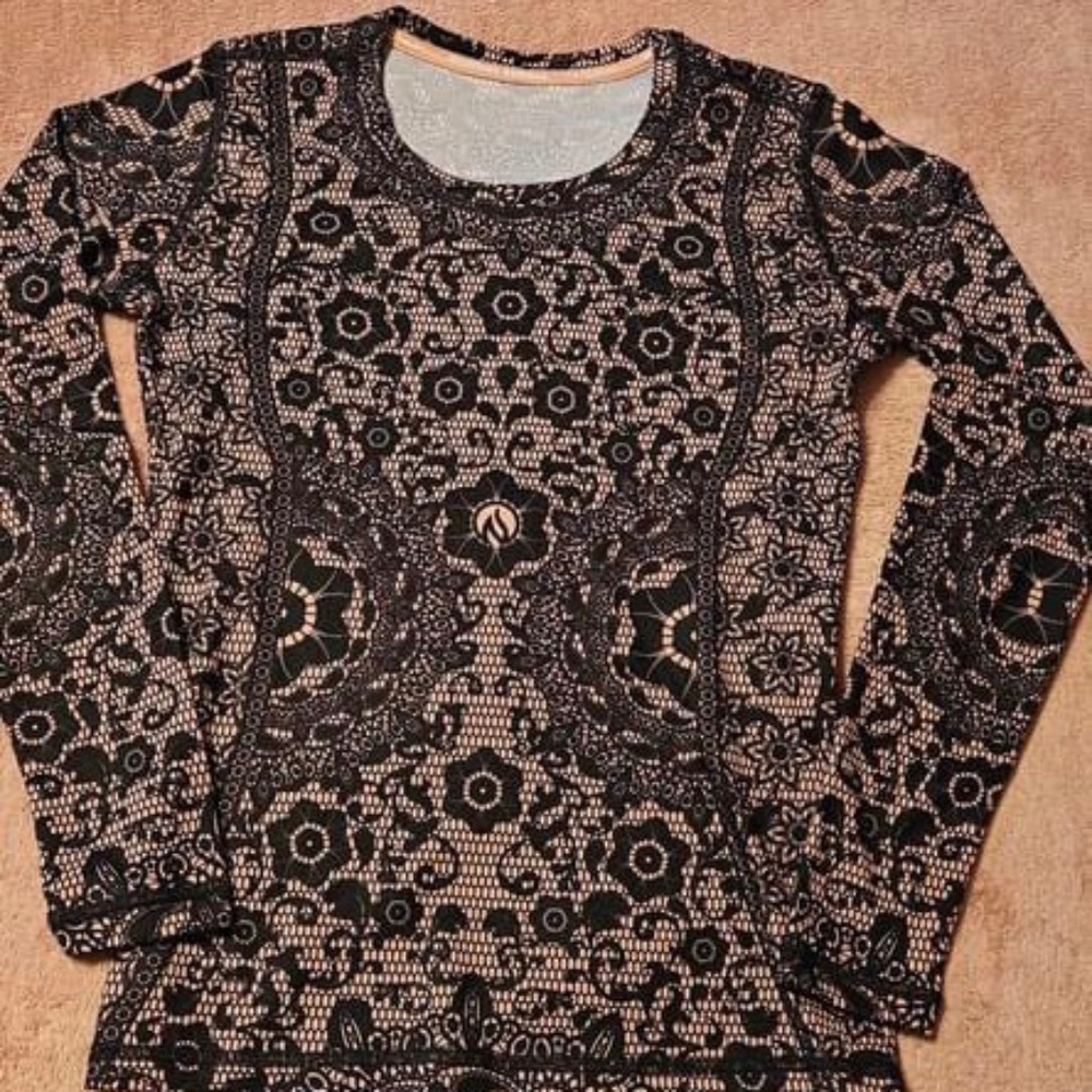 Lace long sleeve tech